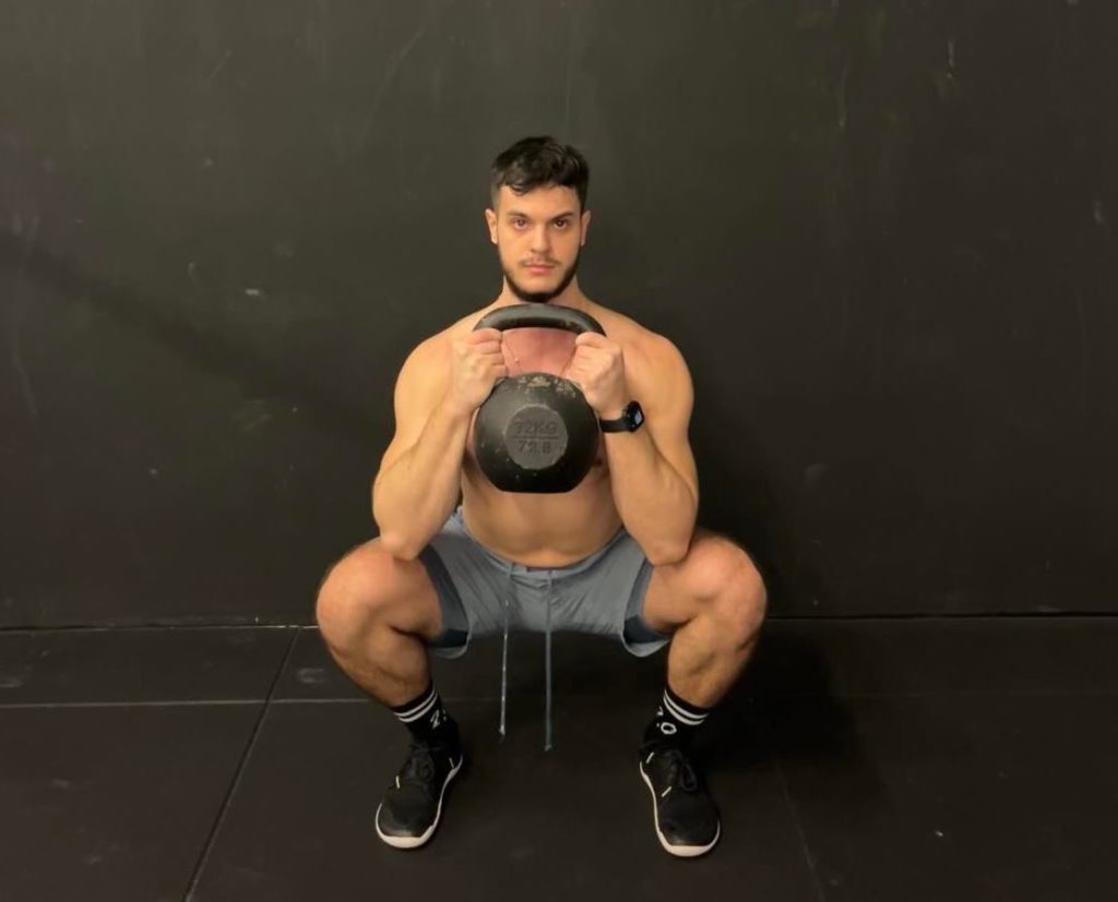 goblet squat s kettlebellom